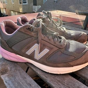 New Balance 990 v5 grey/violet size 11 women, 9 men’s